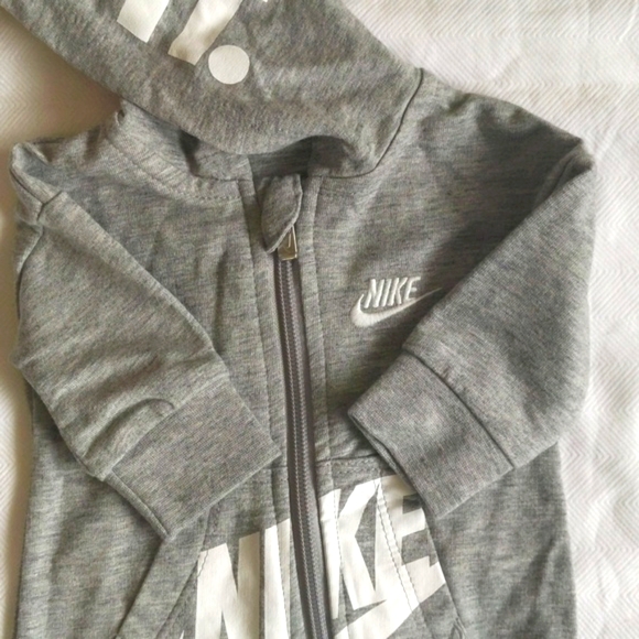 NEW nike logo zipper close hoodie jumpsuit newborn baby unisex neutral - Picture 6 of 9